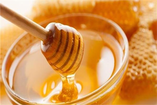 «أصلي ولا مغشوش».. 4 طرق سهلة لاختبار العسل في المنزل 