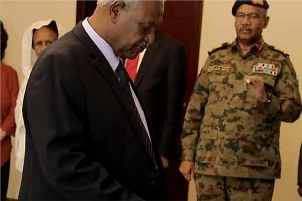 النائب العام السوداني تاج السر علي الحبر خلال أدئه اليمين الدستورية