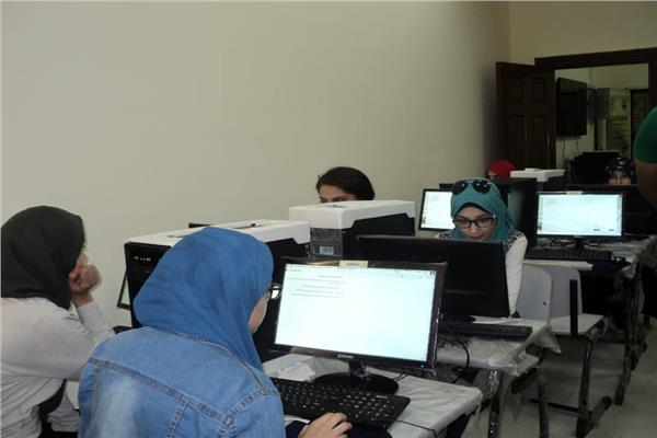 جامعة حلوان تنظم اختبارات إلكترونية لقياس مخرجات التعلم المستهدفة العامة 