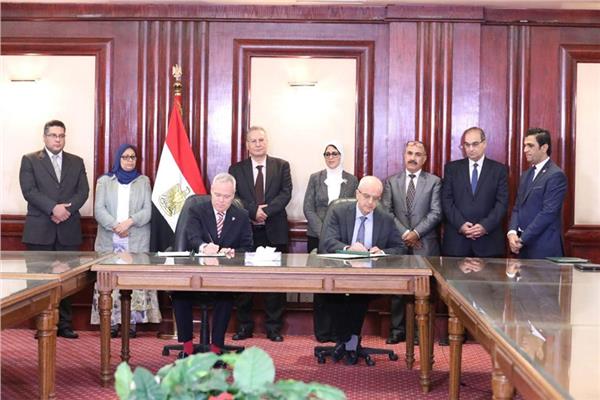وزيرة الصحة على هامش عقد بروتوكول بين الزمالة المصرية وجامعة هارفرد