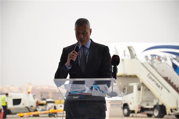الطيار أحمد عادل  رئيس الشركة القابضة لمصر للطيران