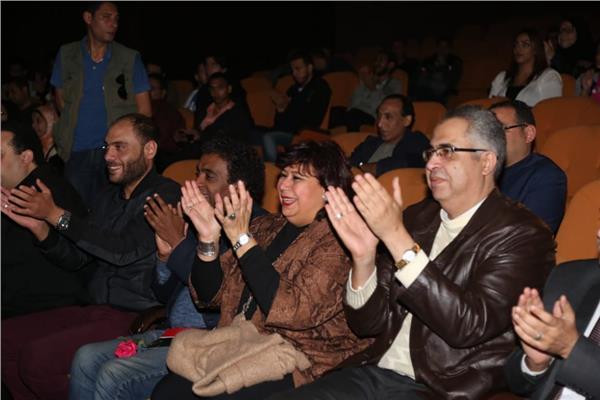 وزيرة الثقافة تشهد عرض «رحلة سعيدة» بالإسكندرية 