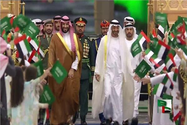 ولي العهد السعودي يصل الإمارات في زيارة رسمية