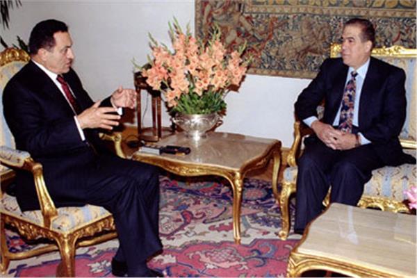 الرئيس الاسبق مبارك وكمال الجنزوري