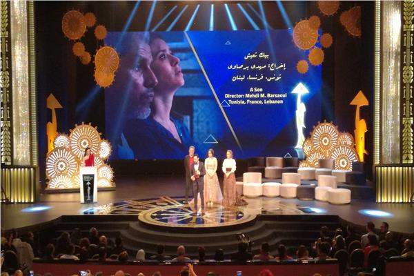 "بيك نعيش" يفوز بجائزة أفضل فيلم عربي