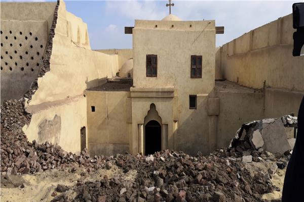  الكنيسة الأثرية بدير أبو فانا