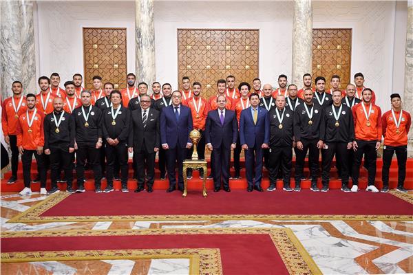  الرئيس يستقبل مجموعة من الأبطال المصريين الرياضيين