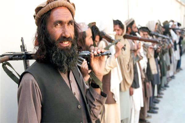 طالبان تهاجم قاعدة أمريكية بأفغانستان