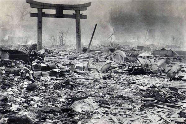 هيروشيما تهدم مبنيين نجيا من القصف الذري