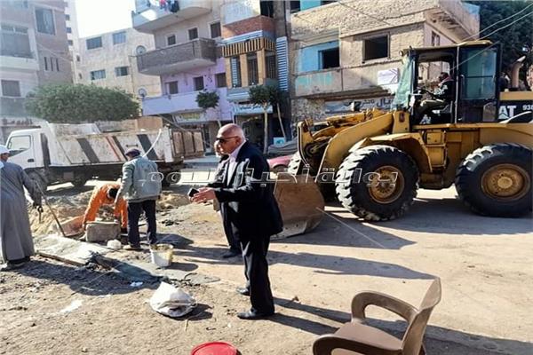 رئيس مدينة طوخ يلغى إحدى بؤر تجمع القمامة داخل المدينة بعد شكاوي المواطنين