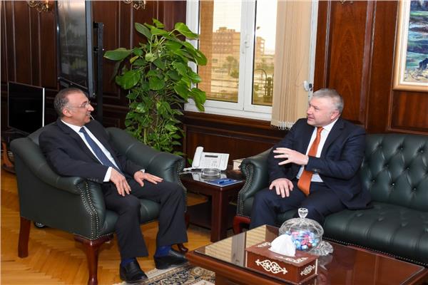 محافظ الإسكندرية مع سفير أرمينيا