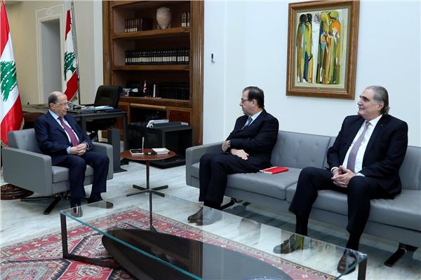 الرئيس اللبناني العماد ميشال عون يلتقي سفير فرنسا لدى لبنان برونو فوشيه