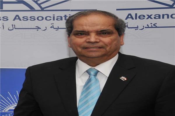 الدكتور عبد المنعم حافظ نائب رئيس مجلس الإدارة ورئيس اللجنة