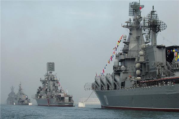 المناورات الروسية اليابانية لمكافحة القرصنة في خليج عدن