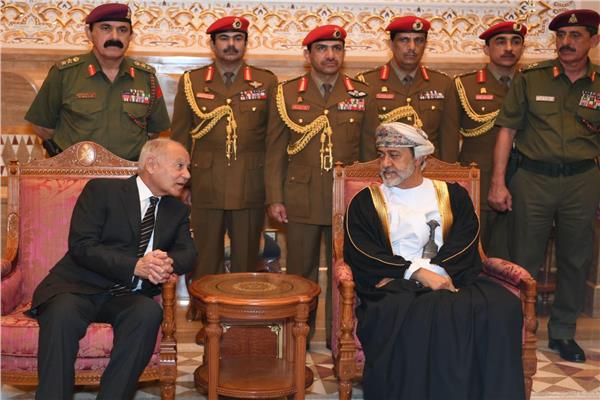  أمين عام الجامعة العربية يقدم واجب العزاء في وفاة السلطان قابوس