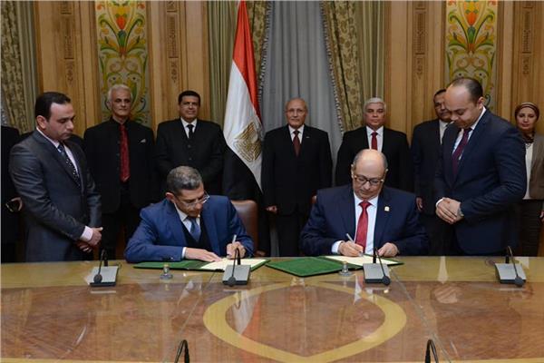 خلال  توقيع بروتوكول بين "الأكاديمية المصرية للهندسة والتكنولوجيا المتقدمة " و "مدينة زويل"