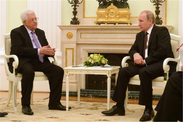 الرئيس الفلسطيني محمود عباس والرئيس الروسي فلاديمير بوتين