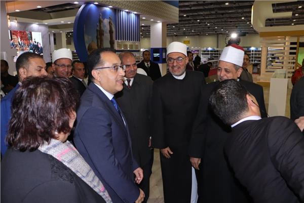 المحرصاوي خلال افتتاح معرض الكتاب بصحبة رئيس الوزراء