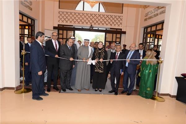 وزيرة التجارة والصناعة خلال أفتتاح الجناح المصري بمعرض الخريف