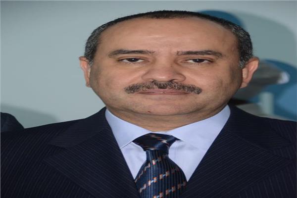الطيار محمد منار وزير الطيران المدني 
