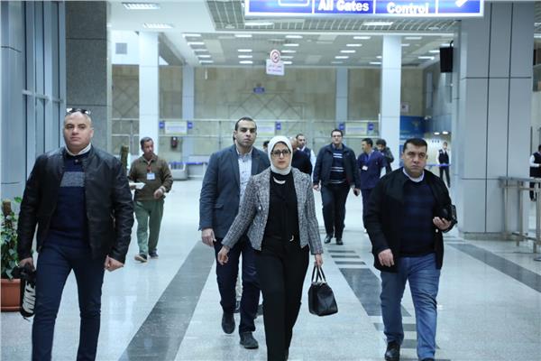 وزيرة الصحة خلال تفقد مطار شرم الشيخ