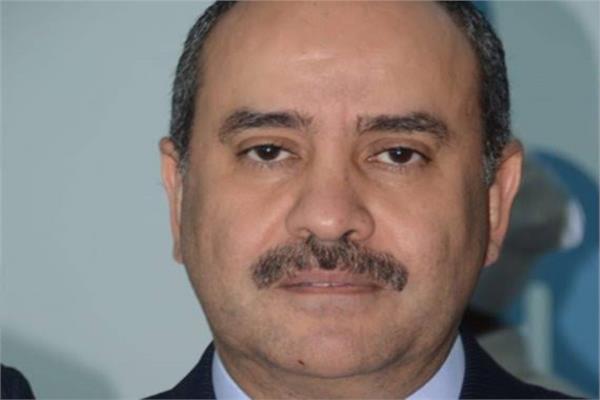  الطيار محمد منار وزير الطيران المدني