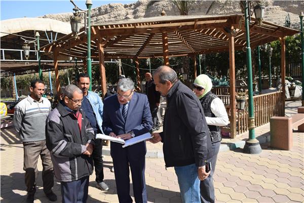 محافظ المنيا يتفقد "حديقة 25 يناير"