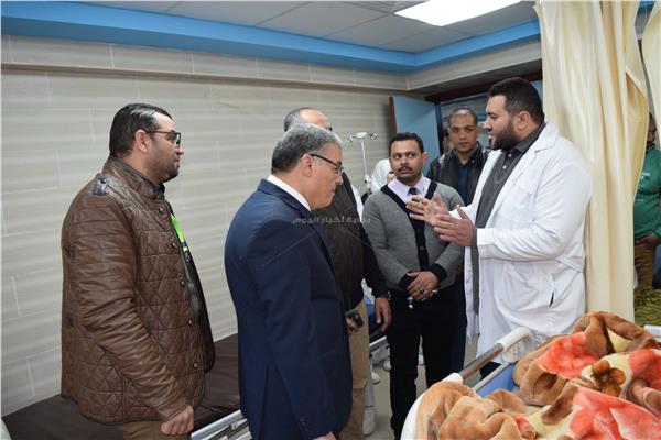 محافظ المنيا يتابع أعمال تطوير مستشفى التأمين الصحي
