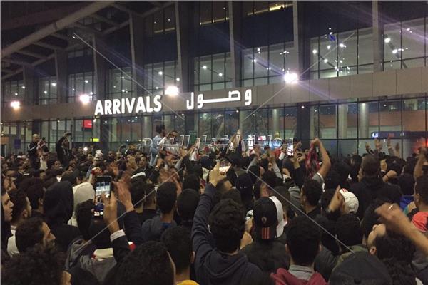 جماهير الزمالك في مطار القاهرة لاستقبال أبطال الفريق