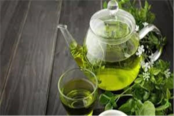 الشاى الأخضر يحتوي على مستخلصات طبيعية تساعد على تقليل أمراض الكبد