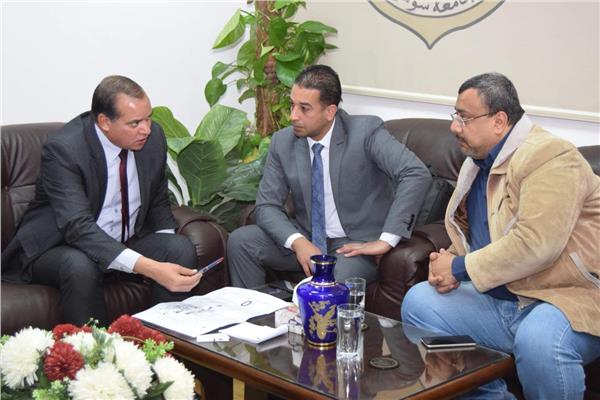 جامعة سوهاج تبحث سبل التعاون مع الشركة المصرية للاتصالات