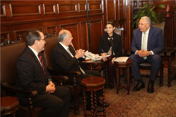 وزير الزراعة ورئيس البرلمان الشيلي يبحثان أوجه التعاون الزراعي