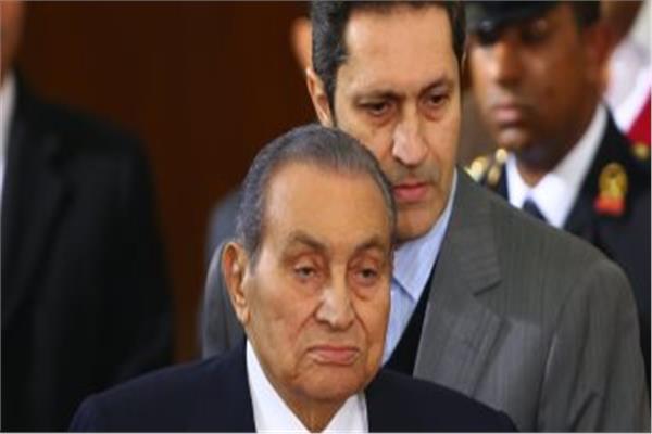 الرئيس الاسبق محمد حسني مبارك و ابنه  الأكبر 