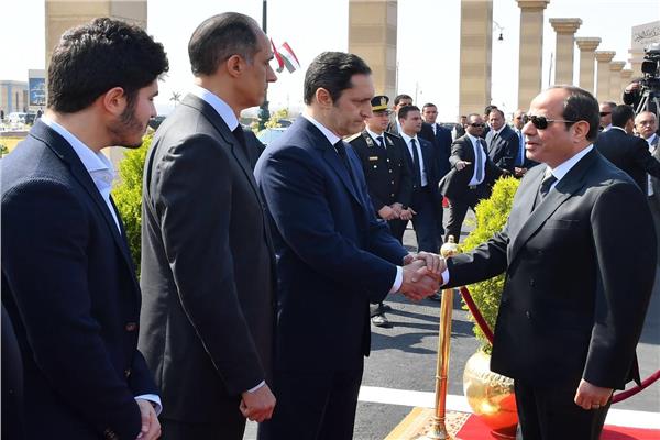 الرئيس السيسي يقدم العزاء لأسرة الراحل حسني مبارك