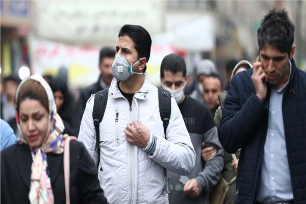 ترقب في شوارع إيران بعد تفشي الإصابات بكورونا