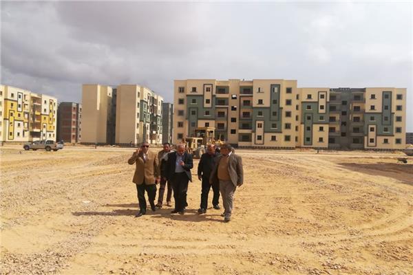 مساعد نائب رئيس«هيئة المجتمعات العمرانية» يتفقد وحدات الإسكان الاجتماعي بمدينة السادات