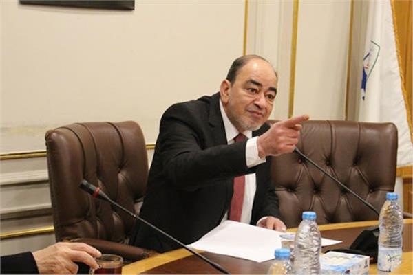 محمد عبده إسماعيل رئيس الشعبة العامة للمستلزمات الطبية