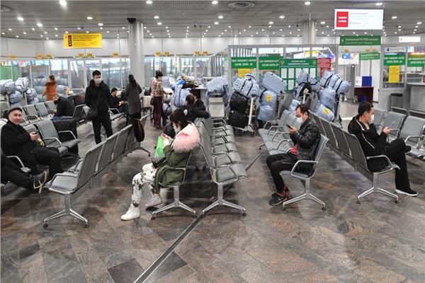 اجراءات مشددة في المطارات للوقاية من فيروس كورونا