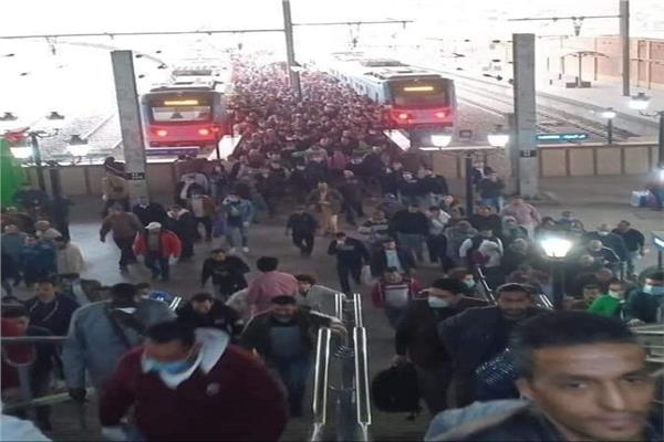 صورة صادمة من محطة مترو المرج قبل حظر التجوال 