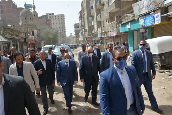 وزير التنمية المحلية ومحافظ القاهرة يتفقدان منطقة المطرية