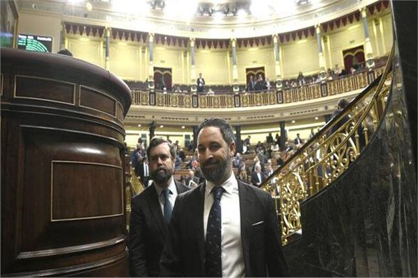 في إسبانيا   اليمين المتطرف يتبرع براتبه البرلماني لضحايا الكورونا