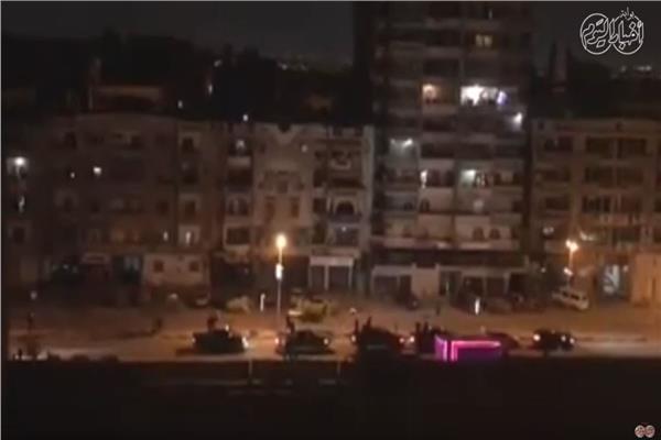 سيارات المتحدة تُشعل حماس المواطنين بشرفات المنازل في المقطم