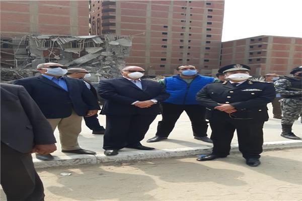  محافظ القاهرة يترأس حملة إزالة التعديات بمحور ترعة الطوارئ