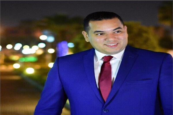 عمرو حسن  رئيس شعبة الملابس الجاهزة