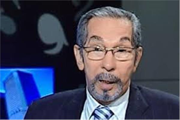 الدكتور رشاد عبده أستاذ الاقتصاد