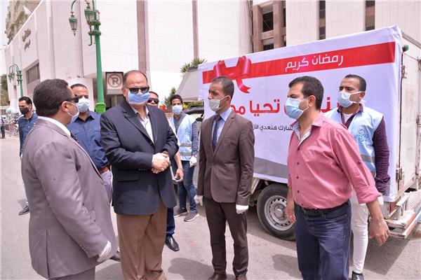 محافظ أسيوط يشهد انطلاق قافلة صندوق تحيا مصر لمساعدات العمالة غير المنتظمة