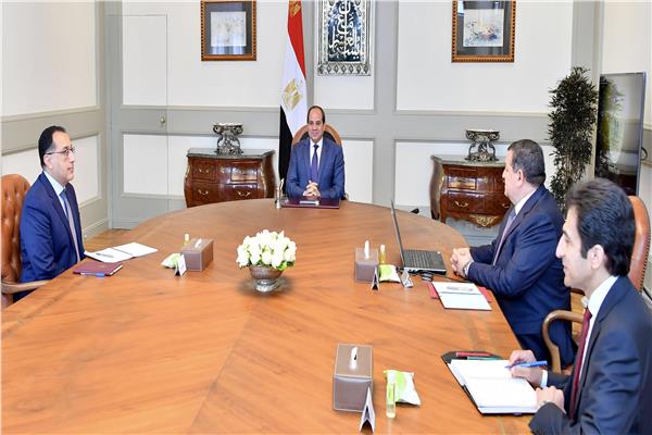 ‪السيد الرئيس يجتمع مع السيد رئيس مجلس الوزراء، والسيد وزير الدولة للإعلام‬