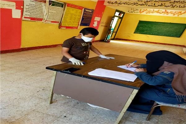 مدارس كفر الشيخ تستقبل التلاميذ لتسليم الابحاث