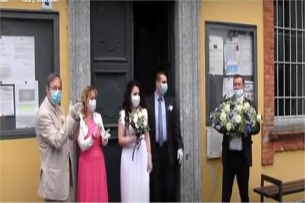 مراسم زفاف بالكمامات الطبية في إيطاليا