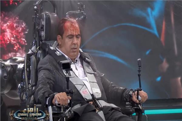 فيديو| أبو المعاطي زكي تحت تهديد الثعبان: «رامز جلال أحسن ممثل في مصر»